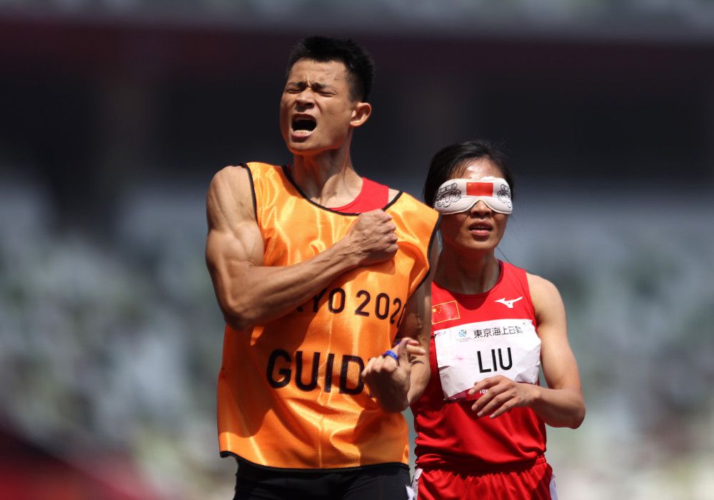 赛后，我们将线下提交参赛的影片于活动现场大荧幕播放